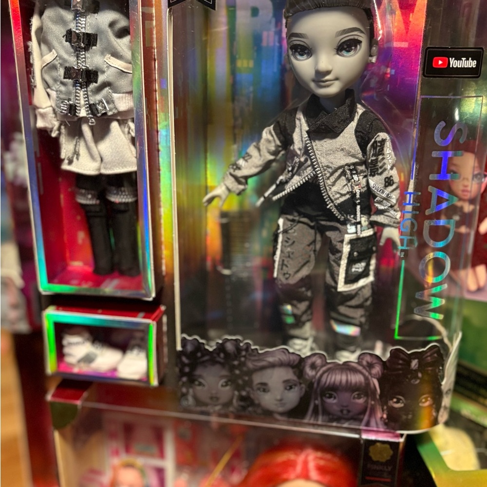Shadow High Fashion Doll Ash Silverstone